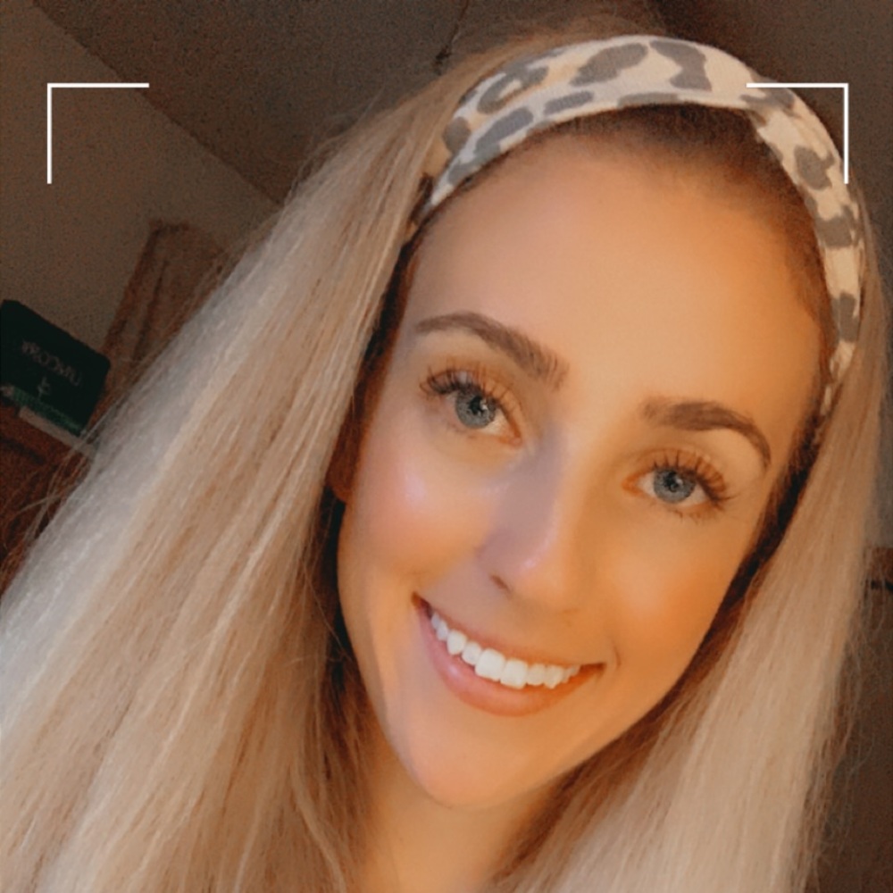 Meet your Posher, Ashley